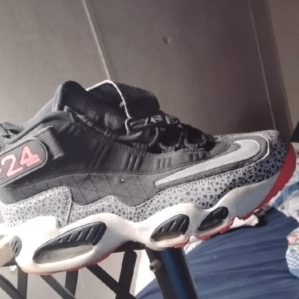 Nike Black and Gray Athletic Shoes